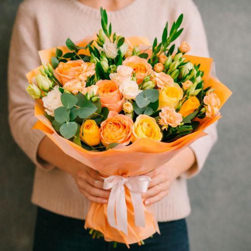 Цветочный букет «Персиковый взрыв»